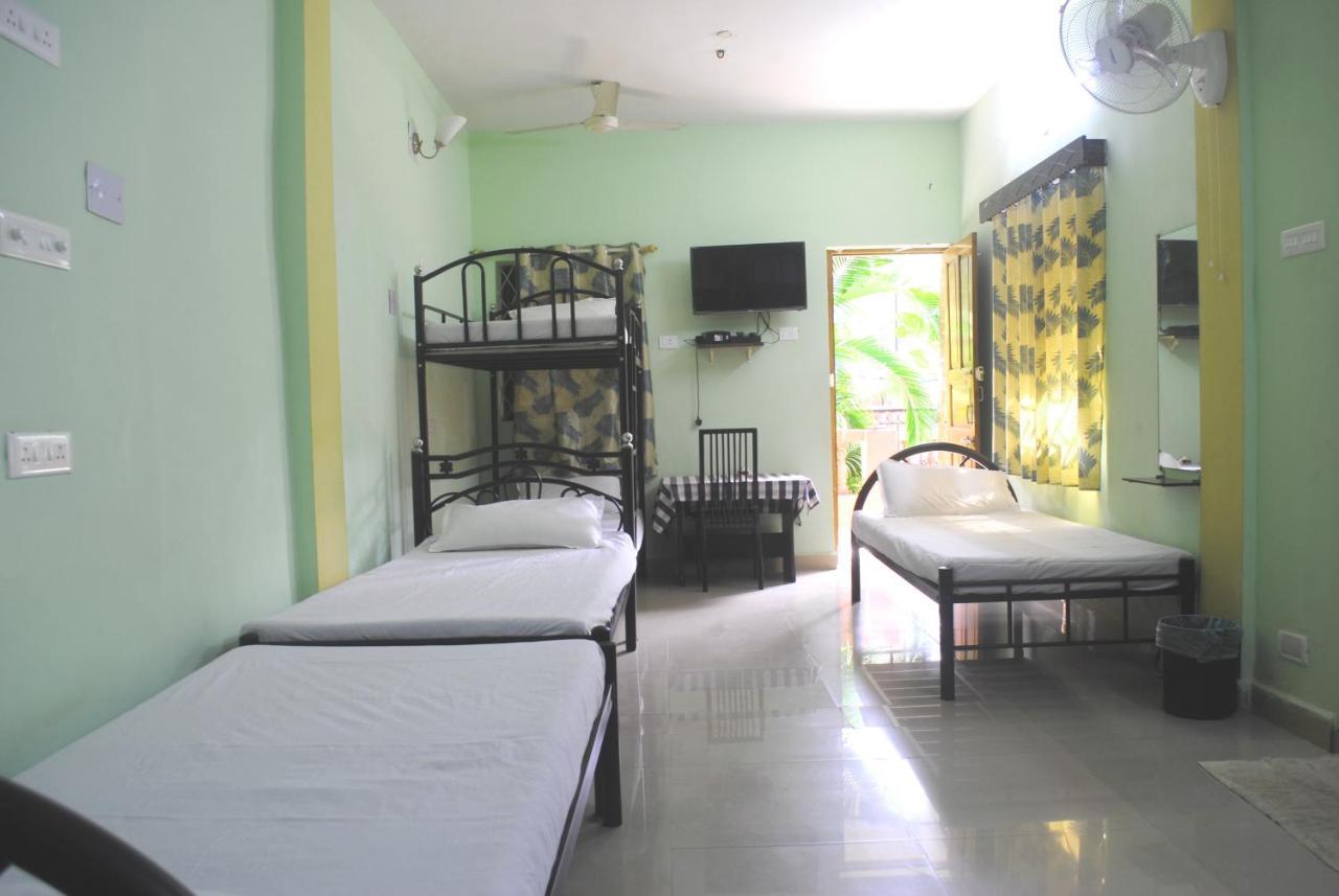 Joe And Marietta'S Guesthouse Calangute Esterno foto