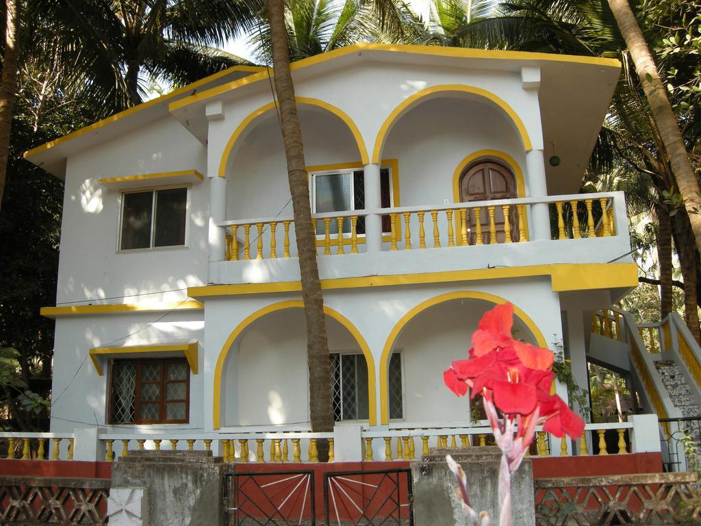 Joe And Marietta'S Guesthouse Calangute Esterno foto